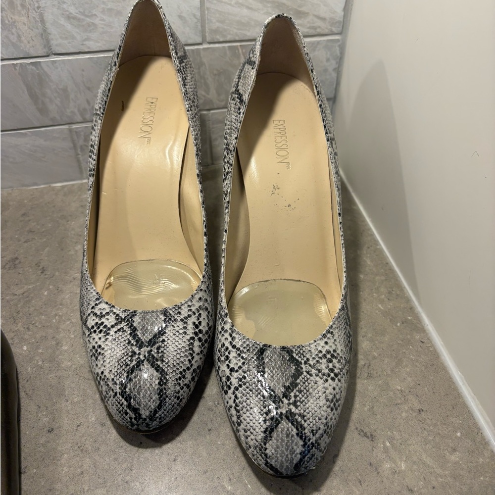 Expressions Black and Cream Snakeskin Heels